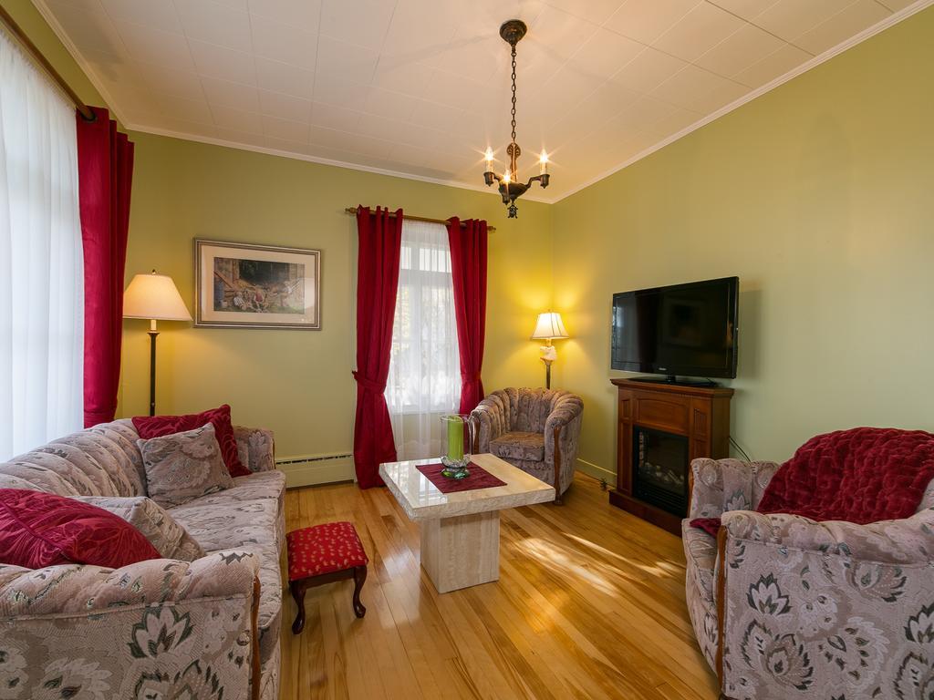 לה מלבאי Auberge Gite Maison Des Lilas חדר תמונה