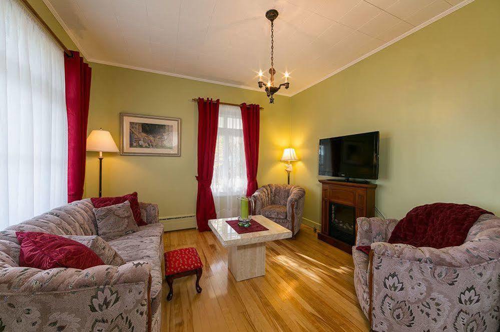 לה מלבאי Auberge Gite Maison Des Lilas מראה חיצוני תמונה